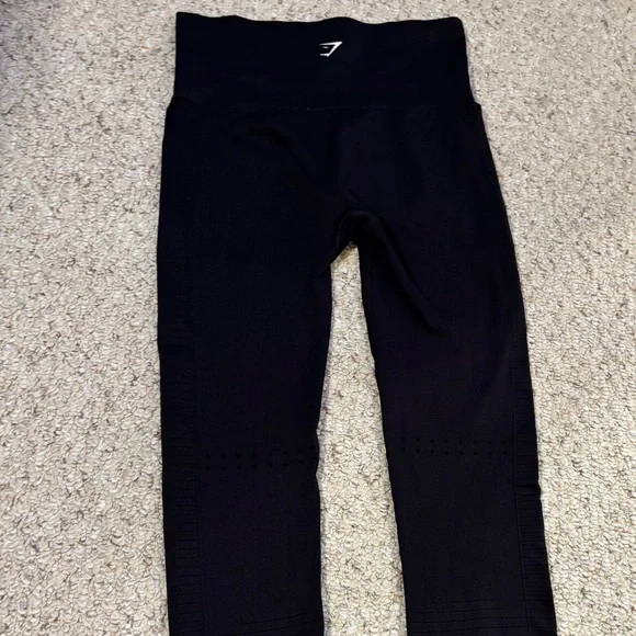 Gymshark • Black Leggings with Mesh Cutouts - Picture 5 of 6